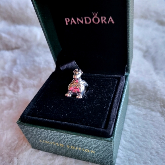 Authentic Pandora Exclusive/Extremely Rare 'Winniper' Charm ✨️ Like New! - Picture 4 of 13